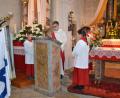 Bild: gi
„Wir brauchen die Gemeinschaft mit anderen Christen“, empfiehlt Diakon Michael Steinhilber bei seiner ersten Predigt in der Kirche seines Heimatortes Etzgersrieth den Gläubigen. Auch Pfarrer Udo Klösel (im Hintergrund) hört aufmerksam zu.