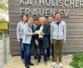 Bild: Gerlinde Piehler/exb
Die Theatergruppe Gebenbach spendet für den SkF (hinten, von links): Renate Scherer-Mende, Sabine Lindner und Hans Kick; vorn (von links): Gerlinde Piehler, Marianne Gutwein und Sascha Hentschke.