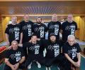 Bild: Backes
Die Kegler des TSV Kümmersbruck sind Bezirksliga-Meister: Hinten von links Adolf Kelsch, Manfred Kirschner, Johannes Kraus, Albert Greger und Markus Schöner sowie vorne von links Thomas Kraus, Christian Kraus , Tobias Hammerschmidt und Jürgen Kloppottek.