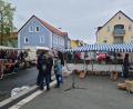 Bild: sne
An der Straße ist noch Schnee vom Kälteeinbruch - Da machte den Leuten das Bummeln keinen Spaß.