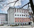 Bild: Gabi Schönberger
Die Staatliche Wirtschaftsschule in Weiden: Wird es hier ab dem kommenden Schuljahr die Möglichkeit geben, erstmals eine fünfte Klasse zu besuchen?