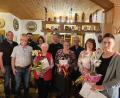 Bild: Wonneberger
Ehrungen mit (von links) Fachberater Markus Fuchs, Vorsitzendem Günter Wonneberger, Bürgermeister Stefan Frank, Bernadette Frischholz (25 Jahre), Anna Keil (50 Jahre), Markus Frischholz (25 Jahre), Maria Beer (40 Jahre), Josef und Petra Grünwald (25 Jahre) sowie Irene Reif in Vertretung von Klaus Heinrich (50 Jahre).