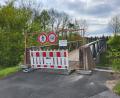 Bild: rti
Die Rad- und Fußgängerbrücke, die über die B15 bei Tirschenreuth führt, ist weiterhin gesperrt.