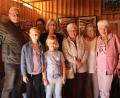 Bild: prh
Die erstmals ausgestellten Bilder von Mitgliedern der Malgruppe des Maria-Seltmann-Hauses überzeugen durch eine Vielfalt an Motiven und Maltechniken. Auch 13 Kinderbilder sind in einer Ecke des Schafferhofs ausgestellt.