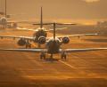 Bild: Boris Roessler/dpa
Flugzeuge auf dem Flughafen Frankfurt: Zum 1. Mai steigt die Ticketsteuer je nach Entfernung.