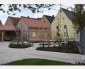 Bild: bö
Der Hopfengarten und die Parkplatzanlage beim Probenheim der Blaskapelle St Ägidius im Umfeld des Schmidmühlener Hammerschlosses sind fertig. Am Tag der Europawahl am Sonntag, 9. Juni, soll eine Einweihungsfeier zusammen mit den Vereinen stattfinden.
