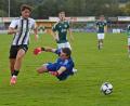 Archivbild: Gebert
Der Mitterteicher Torwart Tim Lauterbach (blaues Trikot) fällt mit einem Syndesmosebandriss ein halbes Jahr aus.