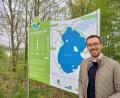 Bild: bl
Als gebürtiger Oberviechtacher hat Johannes Lohrer den Reiz des Wassers erst spät für sich entdeckt. Jetzt ist er am Steinberger See angekommen als Geschäftsführer des Zweckverbands Oberpfälzer Seenland.
