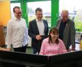 Bild: egl
Die Gemeinde Kümmersbruck hat nun eine neue Homepage. Dazu kamen ins Rathaus Simon Kirchner (VALEO-IT), sowie die Verantwortlichen der Gemeinde Thomas Wiedenbauer und Anja Jäger. Bürgermeister Roland Strehl freut sich sehr über das Ergebnis. Foto (v.l.n.r.).