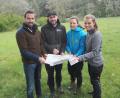 Bild: kek
Sie haben den Wolf im Veldensteiner Forst und weit darüber hinaus immer im Blick: Wildtiermanager Jochen Grab, Revierförster Sebastian Bäumler sowie die Wildtiermanagerinnen Lydia Grimm und Ronja Schlosser (von links).