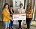 Bild: krb
Über die Spende des Neustädter Frauenbundes an das Weidener Frauenhaus freuen sich: Enikö Nagy, Marianne Lebegern, Steffi Hetz sowie Doris Enzmann.