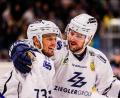 Archivbild: Werner Moller/exb
Tomas Rubes (links) und David Elsner bleiben den Blue Devils Weiden treu.