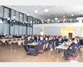 Bild: Florian Trißl/exb
Die Kommandanten und ihre Stellvertreter waren zusammen mit den Kreisführungsdienstgraden in die Stadthalle nach Erbendorf eingeladen.