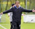 Archivbild: Hubert Ziegler
Es ist zum Verrücktwerden: Für Trainer Kai Hempel und die DJK Gebenbach droht in der Bayernliga Nord von hinten noch Gefahr, nach vorne ist aber auch noch etwas möglich.