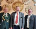 Bild: Schützengau Steinwald/exb
Reinhard Schwarz (von links), Norbert Lippert und Wolfgang Schlicht wurden als Zweiter Rundenwettkampfleiter, als Erster Gauschützenmeister und als Gauschriftführer gewählt. Bei den Neuwahlen blieben allerdings einige Posten unbesetzt.