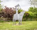 Bild: Marcus Rebmann/exb
Wo einst Angela Merkel vor dem Tempel-Museum hoch zu Ross saß, reitet jetzt Hans Lankes´"glückliche Europa" auf dem Stier.