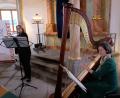 Bild: le
Veronika Miller-Wabra (Harfe) und Beate Althammer (Querflöte) bereichern mit ihrer Musik das Benefizkonzert der "MuT"-Reihe in der Flosser Synagoge.