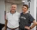 Bild: jeb
Frisör wird man aus Leidenschaft, da sind sich Alfons Kliebhan (links) und Simon Ströll einig. Das Frisörhandwerk habe es nicht einfach, dennoch sehen beide viele Entwicklungen positiv.