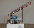Bild: Wolfgang Steinbacher
"Uhrknall" heißt diese Maschine aus der aktuellen Ausstellung "Verspielte Maschinen" im Amberger Luftmuseum.
