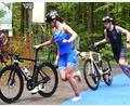 Bild: Büttner
Schnelle Wechsel waren beim Weidener Triathlon Pflicht: Zur Saisoneröffnung zählte der Ausrichter Team Oberpfalz rund 460 Teilnehmer.
