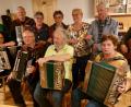Bild: Böhm/exb
Einige der Musikanten, die beim Treffen im Sportheim aufspielten, verfügen bereits über Fernseherfahrung.