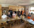 Bild: Klaus Schuster/exb
Der Obst- und Gartenbauverein überraschte die Bauhofmitarbeiter in Waldsassen mit einer Brotzeit.