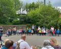 Bild: Städtischer Kindergarten Erbendorf/exb
Auf eine Tanzeinlage mussten die Besucher des Sommerfests im Kindergarten zwar diesmal verzichten, dafür wartete auf die Mädchen und Buben mehrere Stationen mit Aufgaben.