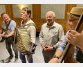 Bild: gri
Hans Scharnagel (Dritter von links) feiert 80. Geburtstag. Extra für ihn spielen im Dotzlersaal die "Elbertritscher" auf.