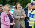 Bild: scm
Nancy Faeser in Waidhaus. Begleitet wurde die Bundesinnenministerin von Bundestagsabgeordneter Carolin Wagner (mitte) sowie Europaabgeordneten Thomas Rudner (zweiter von rechts).