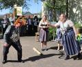 Bild: mrr
Gekonnt meistert die Wolfsbacher Schützenliesl Andrea Schmid die Wurfprüfung.