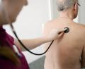 Symbolbild: Maurizio Gambarini/dpa
Für eine hausärztliche Untersuchung müssen Patienten immer weitere Wege in Kauf nehmen. Ältere Pfreimder haben beispielsweise ab 1. Oktober ein Problem.