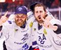 Bild: Werner Moller
Markus "Beppi" Eberhardt (links) und Kurt Davis sind zwei der elf Spieler, die die Blue Devils Weiden verlassen.