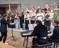 Bild: fpoz
Eva-Maria Leeb (links) leitete das Konzert der Mädchenkantorei in der Waldershofer Pfarrkirche St. Sebastian.