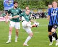 Archivbild: hho
Daniel Kahrig vom SV Mitterteich klärt im letzten Heimspiel gegen Jahn Forchheim (0:1) vor Patrick Hoffmann, links Kahrigs Teamkollege Slavomir Strmiska. Am Samstag gastiert der SVM beim punktgleichen FSV Erlangen-Bruck, ein direkter Konkurrent im Abstiegskampf.