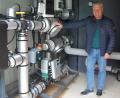 Bild: gsp
Der ganze Stolz von Steffen Schulze, die neue Hybridheizanlage in der Kaulbachstraße 1-3.