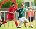 Archivbild: Thomas Schrems
Matej Majka (rechts, Szene aus der Partie gegen Großschwarzenlohe) und der SV Mitterteich unterlagen beim FSV Erlangen-Bruck deutlich mit 0:4.