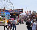 Bild: bö
Schon kurz nach dem Öffnen der Eingangstore am 1. Mai herrschte bereits großer Andrang zwischen Kinderkarussell und Riesenrad beim deutsch-amerikanischen Freundschaftsfest in Hohenfels.