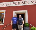 Bild: hme
Die erste Etappe ist geschafft. Seit 40 Jahren ist der Vatertag für Hans Meißner (links) und Bernhard Vogl im Terminkalender gesetzt.