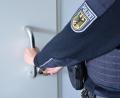 Bild: Bundespolizei
Die Bundespolizei lieferte einen 36-Jährigen in die Justizvollzugsanstalt Regensburg ein.