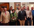 Bild: Brigitte Beer/exb
Die Jagdgenossenschaft Lintach und die Pächterfamilie Schmid feiern das 50-jährige Pachtjubiläum (von links): Stephan Kriegl, Jagdpächter Ulrich Schmid, Jagdvorsteher Peter Beer, Eva-Maria Schmid, Alois Heldmann, Ruppert Schmid, Bürgermeister Alwin Märkl, Maria Schmid und Zweiter Bürgermeister Franz Weiß.