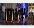 Bild: Kunz
Ungewöhnliche Klänge in der Josefskirche. Die Oberpfälzer Parforcehornbläser haben auch Alphörner im Gepäck.