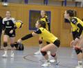 Archivbild: Hubert Ziegler
Schöne Ballannahme von Lorena Tilgen vom SV Hahnbach, beobachtet von ihren Mannschaftskameradinnen Mira Sperber, Kapitänin Julia Polito und Marie Heidlinger (von rechts). Die Gegner des SV in der 3. Liga Ost stehen nun fest.