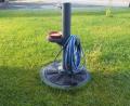 Symbolbild: bl
Dieser Brunnen bedient sich nicht aus dem Grundwasser, sondern liefert Regenwasser aus einer Zisterne.