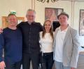 Bild: Maurizius von Bismarck/exb
Das Bild zeigt nach dem Konzert (von links) Oliver Munique, Eberhard Hasenfratz, Marlene und Marcus bei Urban Kiz.
