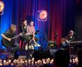 Bild: mfh
Über 100 Kerzen waren beim Konzert ein Hingucker, zwei Gitarren und zwei Stimmen sorgten für ein außergewöhnliches musikalisches Erlebnis.