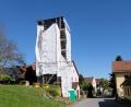 Bild: le
Der Glockenturm von Schlattein ist derzeit eine Baustelle.