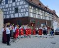Bild: Musikverein Ernestgrün/exb
Auf dem Marktplatz in Bad Neualbenreuth gab die Blaskapelle Ernestgrün ein Standkonzert zum Muttertag.