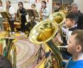 Bild: Gabi Schönberger
Querflöte, Saxofon, Tuba und Posaune: Wenn die Schülerinnen und Schüler der Gerhardinger-Schule gemeinsam musizieren, ist mächtig was los.