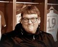 Bild: Grundler/exb; Bildmontage: Laura Fröhler
Alexander Grundler ist Behindertenbeauftragter der Stadt Weiden und sitzt selbst im Rollstuhl.