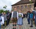 Bild: gi
Vincent Steger und Jessica Steger, geborene Piehler, heiraten auf Schloss Burgtreswitz. Viele Glückwünsche können sie von der Feuerwehr Böhmischbruck, den Haisl-Freunden sowie von den Arbeitskollegen entgegennehmen.